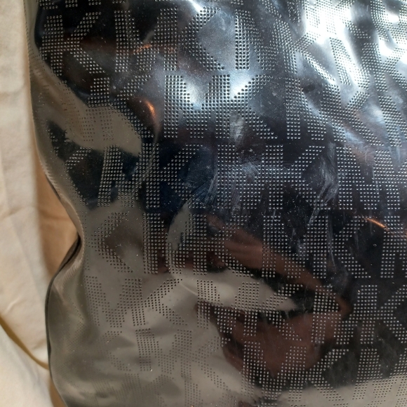 Michael kors tote - Picture 2 of 9